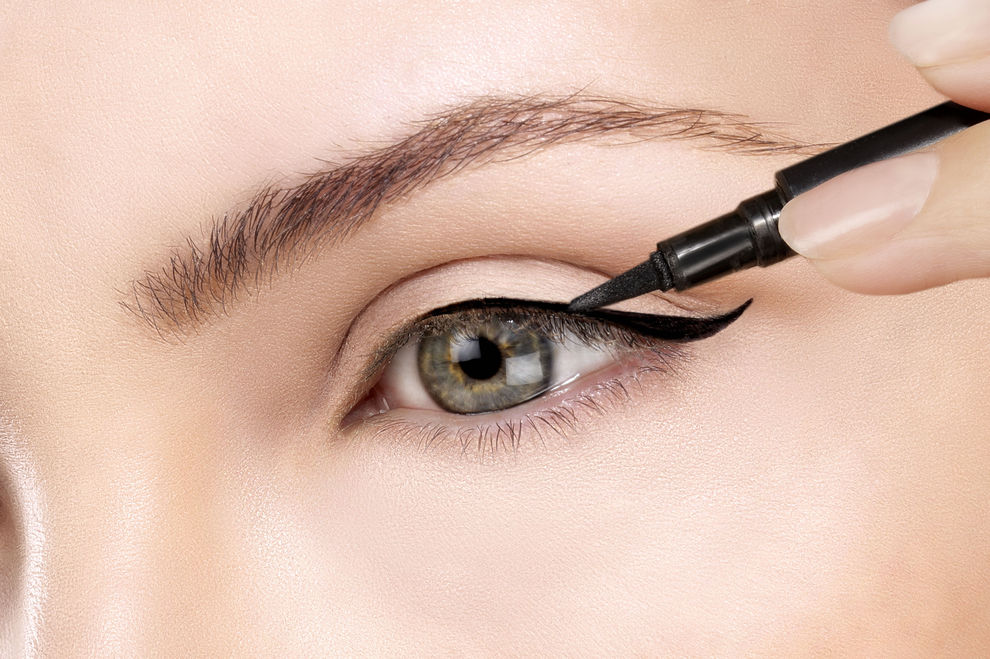 Mit dieser neuen Erfindung klappt das Auftragen von Eyeliner garantiert