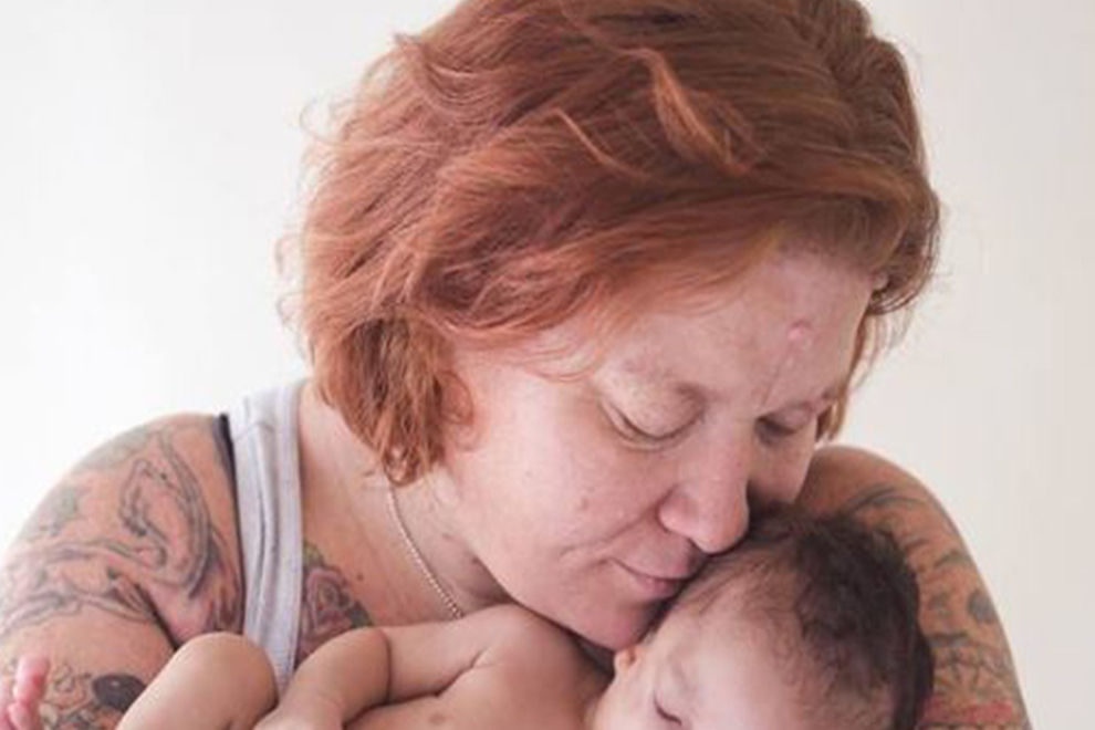 Mutter wollte Baby zur Adoption freigeben – doch dann wendete sich das Blatt