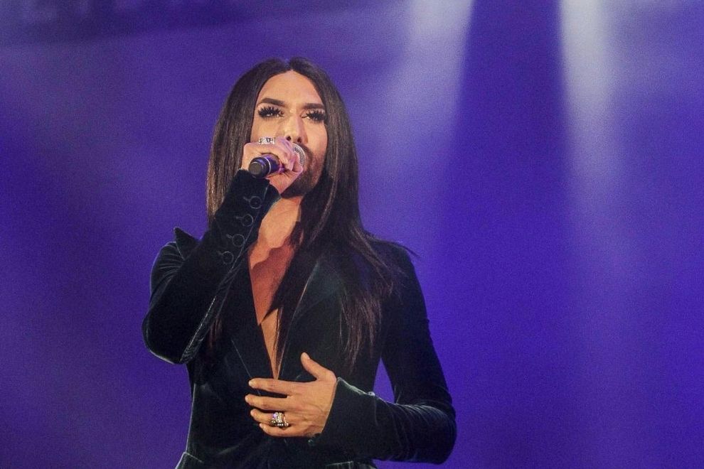 Conchita Wurst singt 2016 im Opernhaus von Sydney