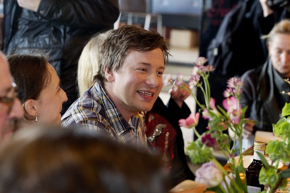 Jamie Oliver eröffnet Lokale am Flughafen Wien