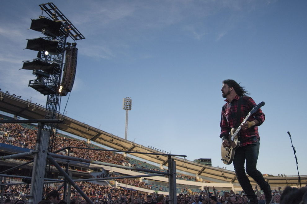 „Foo Fighters“-Sänger Dave Grohl brach sich bei Konzert ein Bein