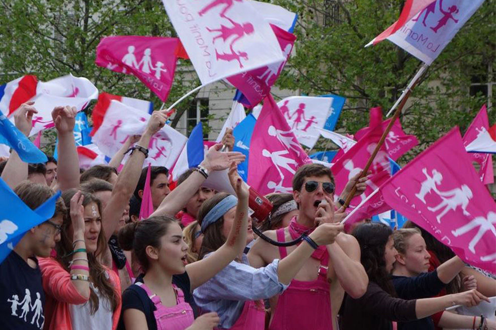 Riesen Demo gegen Homo-Ehe in Paris