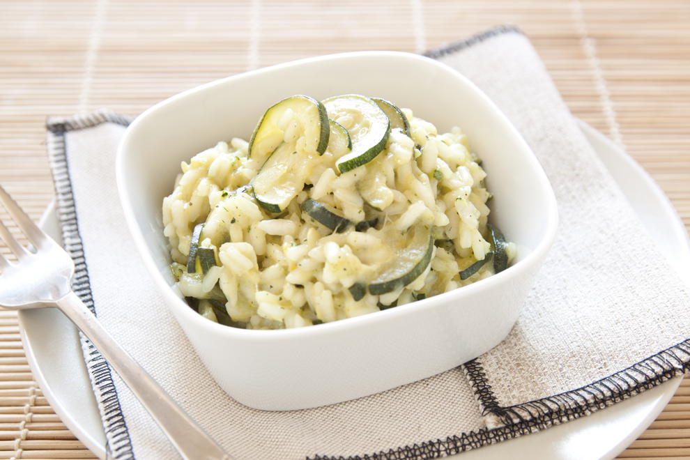 Zucchini-Risotto mit Nüssen