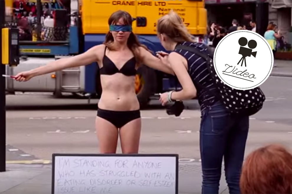Frau zieht sich in Londoner Innenstadt nackt aus