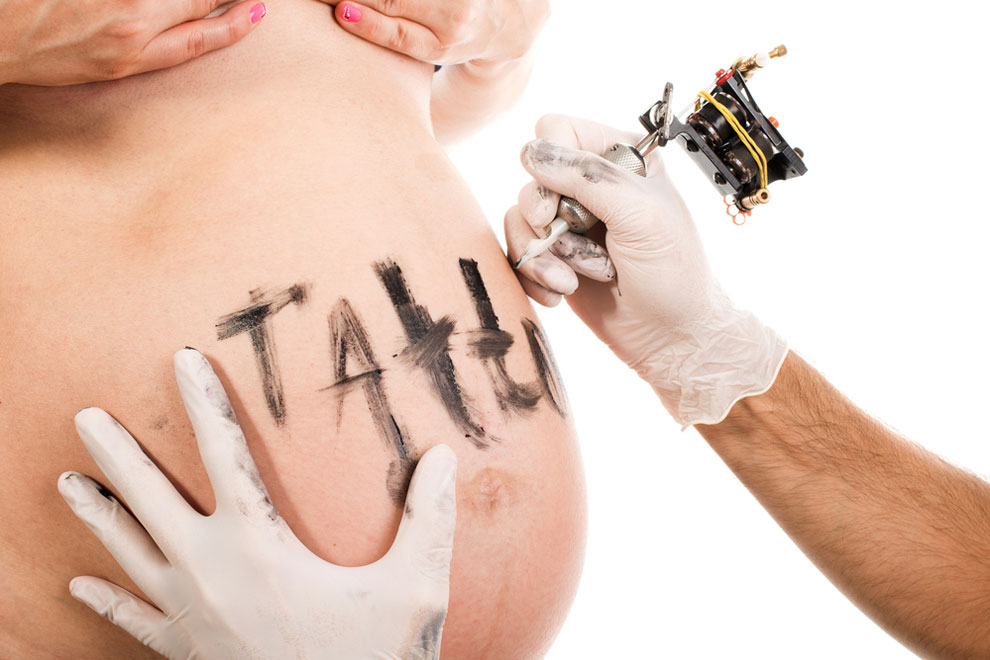 Sind Tattoos in der Schwangerschaft erlaubt?