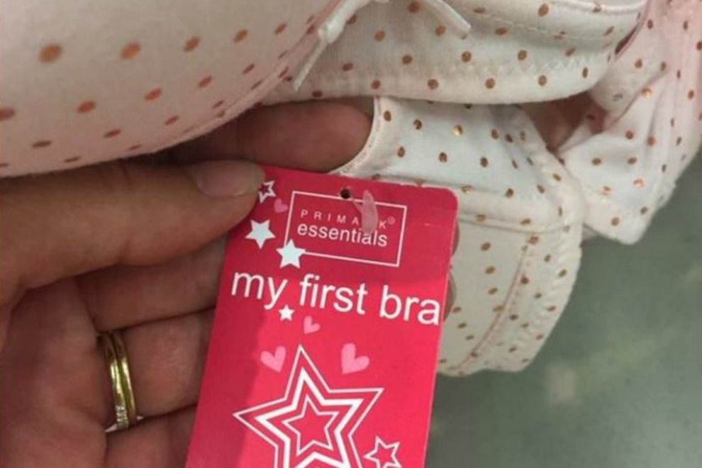 Primark verkauft jetzt „formgebende“ BHs für Siebenjährige Primark verkauft jetzt „formgebende“ BHs für Siebenjährige