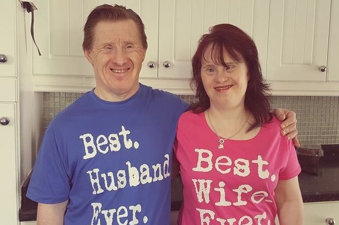 Dieses Paar mit Down-Syndrom feiert den 22. Hochzeitstag, und ist glücklich wie am ersten Tag