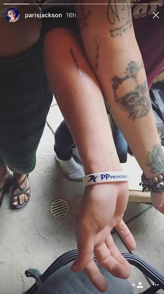 Paris Jackson und &quot;Kevin&quot; Macaulay Culkin haben sich ein PartnerTattoo