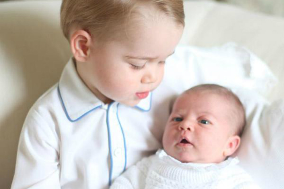 Erstes Foto von Prinz George & Prinzessin Charlotte veröffentlicht