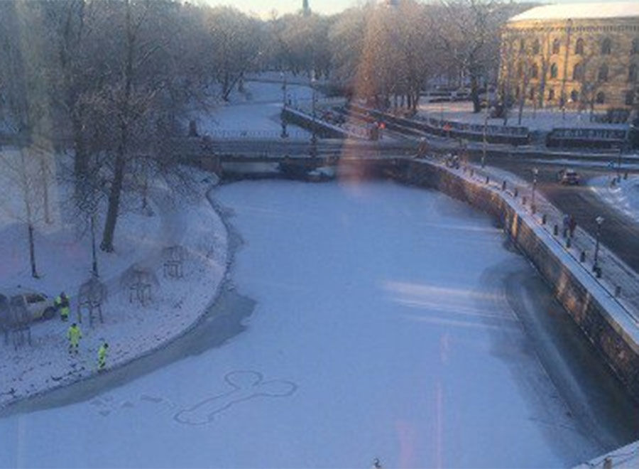 Überdimensionaler Schneepenis macht die Schweden verrückt