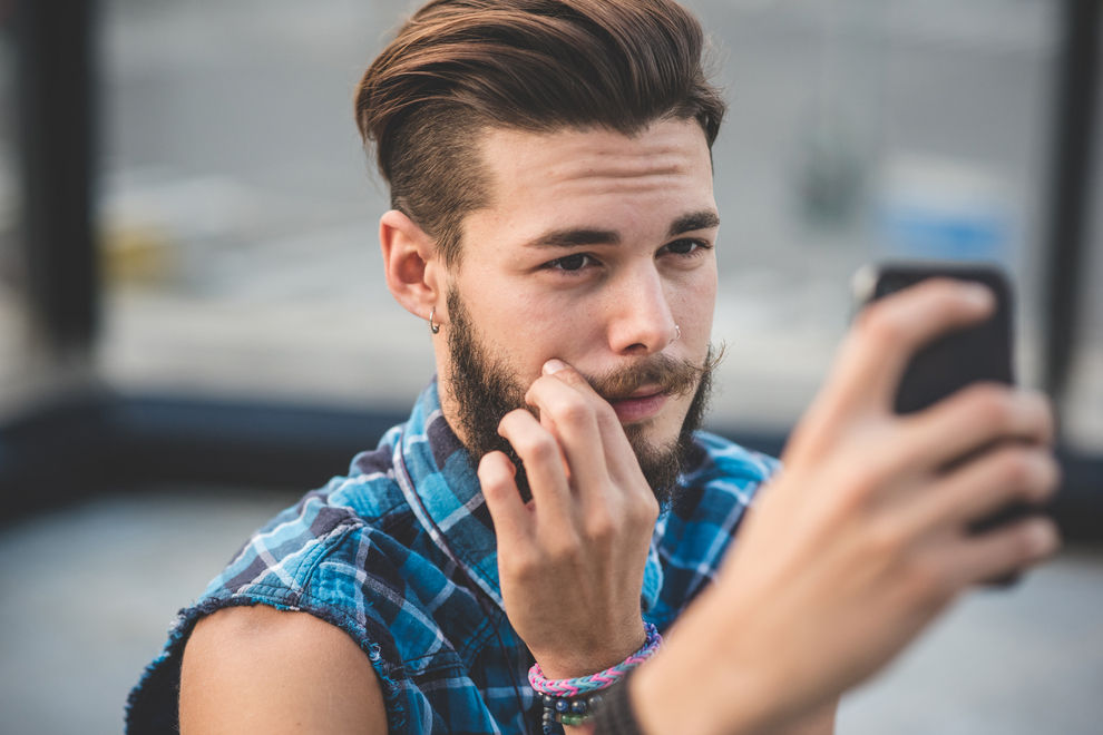 Männer finden sich attraktiver, als sie in Wahrheit sind