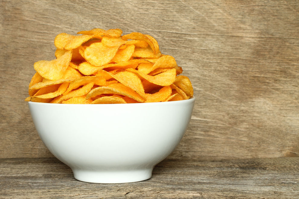 Darum solltest du Chips in eine kleine Schale füllen