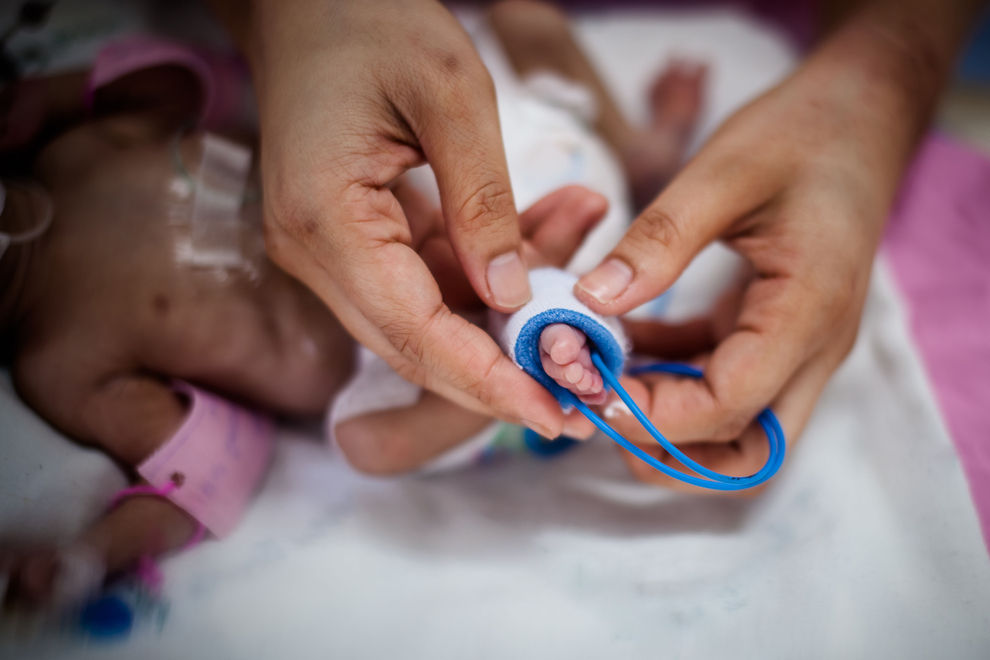 Für tot erklärtes Baby beginnt kurz vor der Einäscherung, sich zu bewegen