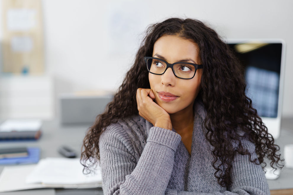 Frauen mit Brille wirken klüger und sexier