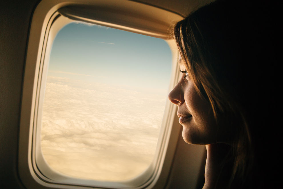 Darum haben viele Flugzeugfenster kleine Löcher