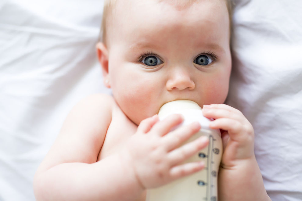 Baby verhungert, weil seine Eltern es nur mit Superfood ernährten