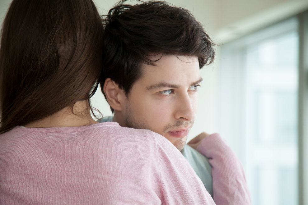 6 Anzeichen, dass er sich in eurer Beziehung als Opfer inszeniert