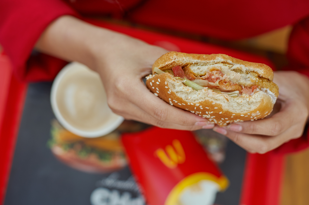 Bei McDonalds kannst du dir dein Essen bald servieren lassen