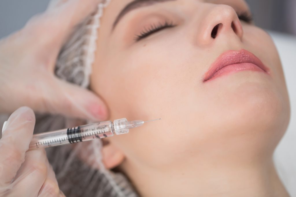 Botox gegen fettige Haare – wie gefährlich ist das?