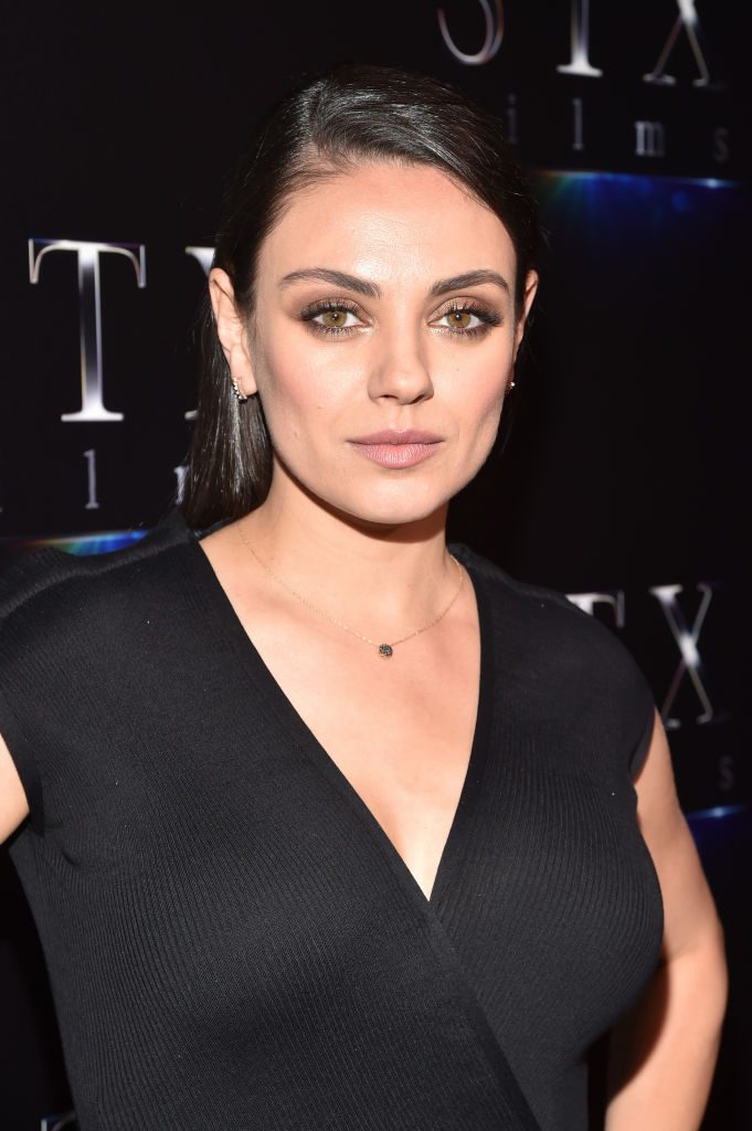 Mila Kunis: „Als ich kein war, haben sich alle über meine großen Augen lustig gemacht. Das war schrecklich! Ich kam weinend nach Hause und fragte mich: Warum habe ich nur so große Augen?“