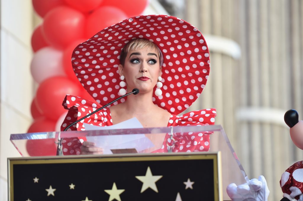 Katy Perry küsst 19-Jährigen gegen seinen Willen