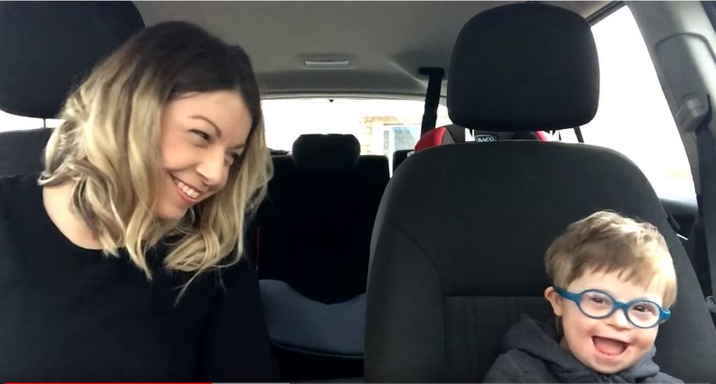 Welt-Down-Syndrom-Tag: Carpool Karaoke von Kindern mit Down-Syndrom rührt zu Tränen