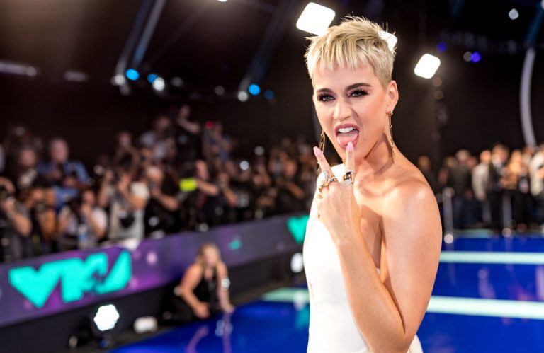 Katy Perry Früher : SWYRL - Katy Perry nutzte Ähnlichkeit mit Zooey Deschanel ... - Der popstar trägt das haar nun anders und sieht damit fast so aus, wie zu.