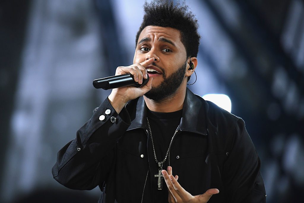 The Weeknd bricht während Auftritt in Tränen aus