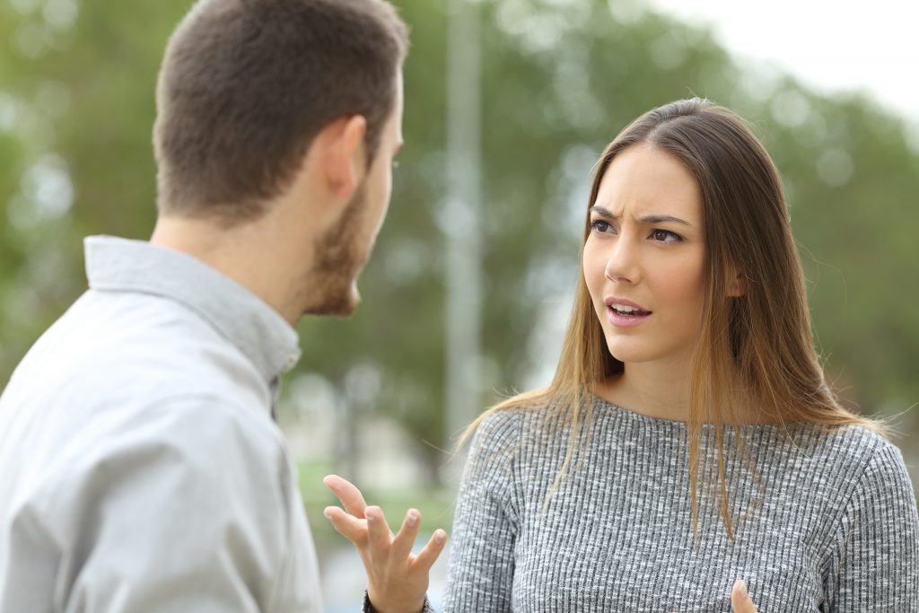 Mansplaining: Warum sich die ganze Welt (zurecht) über dieses Plakat aufregt