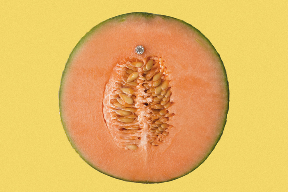 Intimpiercing richtig pflegen: Was du nach dem Stechen machen, und was lieber sein lassen solltest Intimpiercing richtig pflegen: Was du nach dem Stechen machen, und was lieber sein lassen solltest