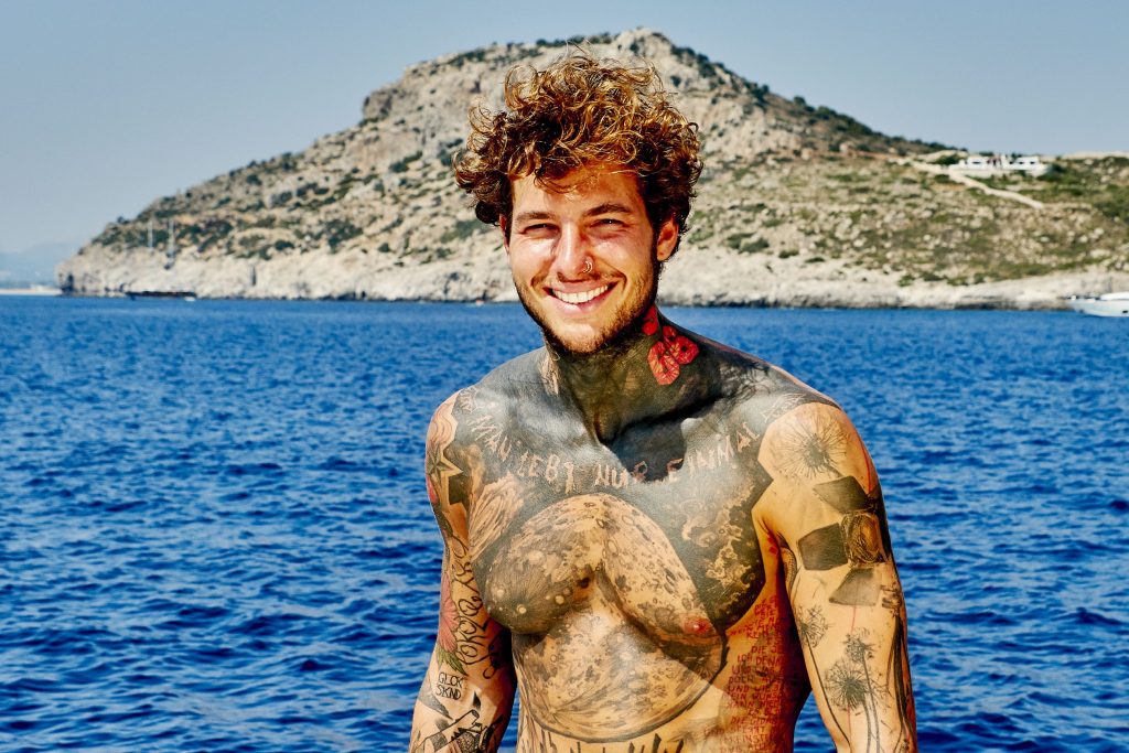Adam sucht Eva Die ersten NacktFotos der Promis sind da