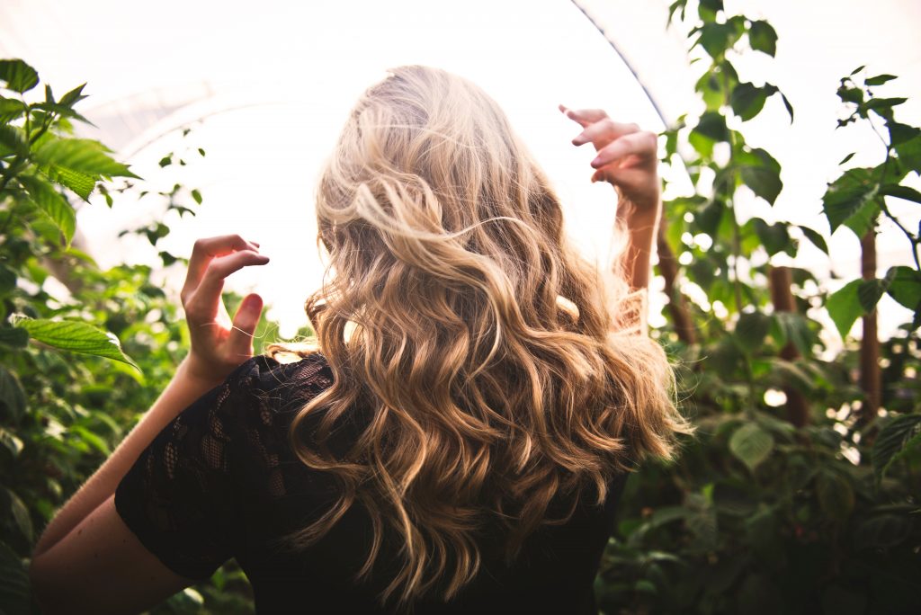 5 schnelle Frisuren, die jeder in der Früh hinkriegt