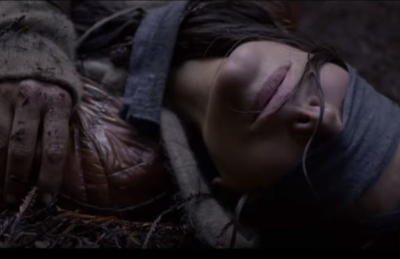 „Bird Box“: Neuer Netflix-Horrorfilm ist eine echte Mutprobe