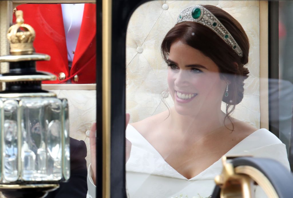 Prinzessin Eugenie Hochzeit: So wunderschön war das Brautkleid von Harrys Cousine