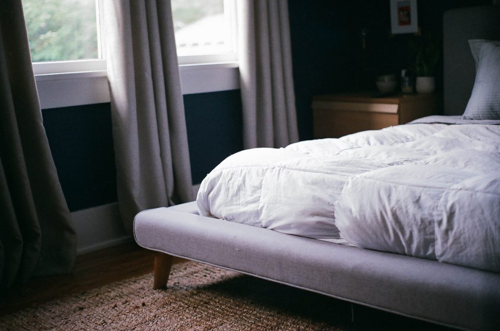 Wohnung verwechselt: Mann legt sich zu schlafendem Pärchen ins Bett