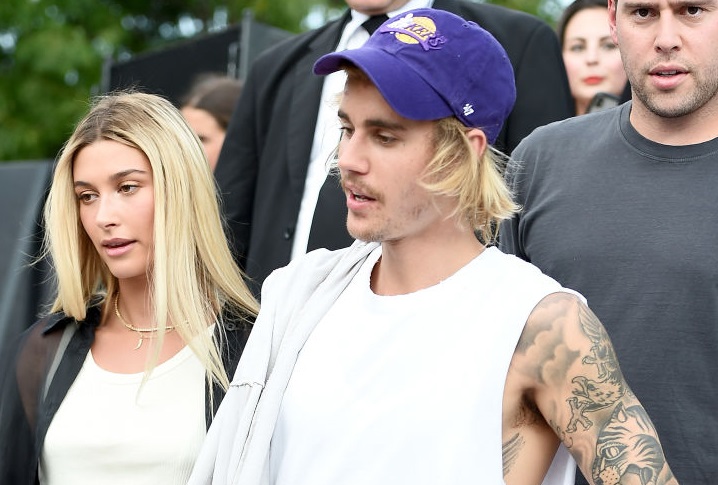 Justin Bieber schlägt Hailey Baldwin die Autotür ins Gesicht