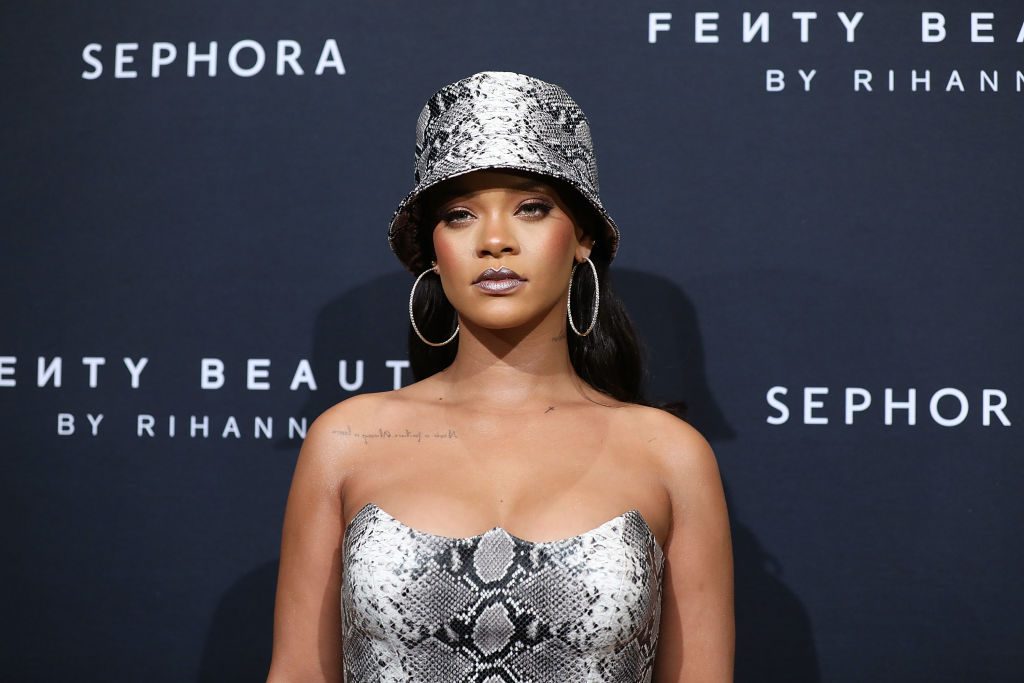 Rihanna verklagt ihren eigenen Vater wegen Betrugs