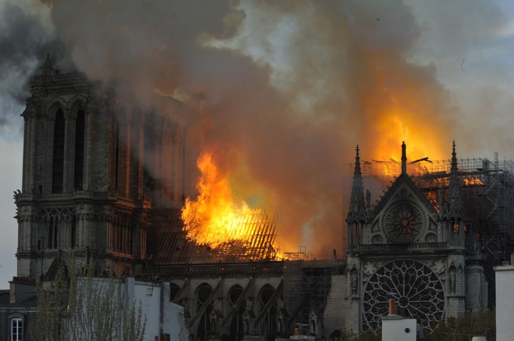 Brand in Notre Dame: Stars nehmen Anteil