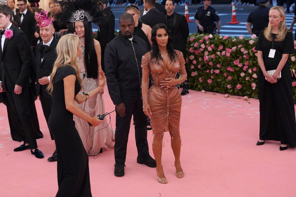 Kim Kardashian ist zum 4. Mal Mama geworden Kim Kardashian ist zum 4. Mal Mama geworden