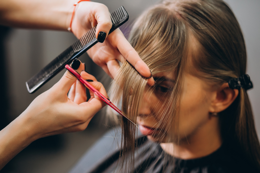 Bowl-Cut: Diese 90er Jahre Frisur ist jetzt zurück