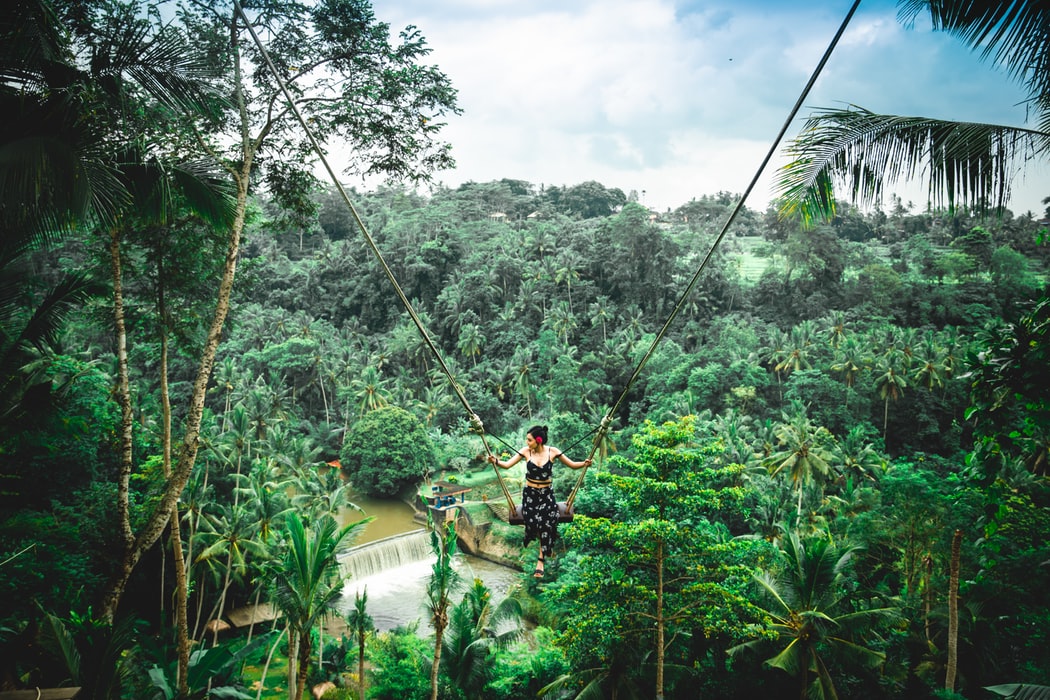 Schaukel in Bali - Christopher Alvarenga/Unsplash