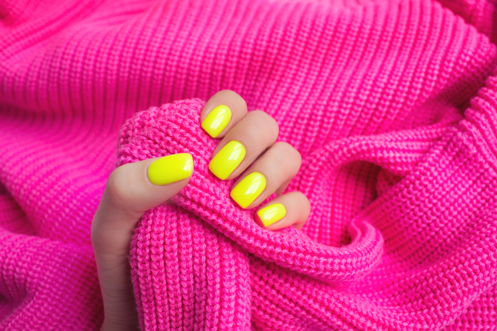 Neon Nails sind der Nagellack-Trend im Sommer 2019