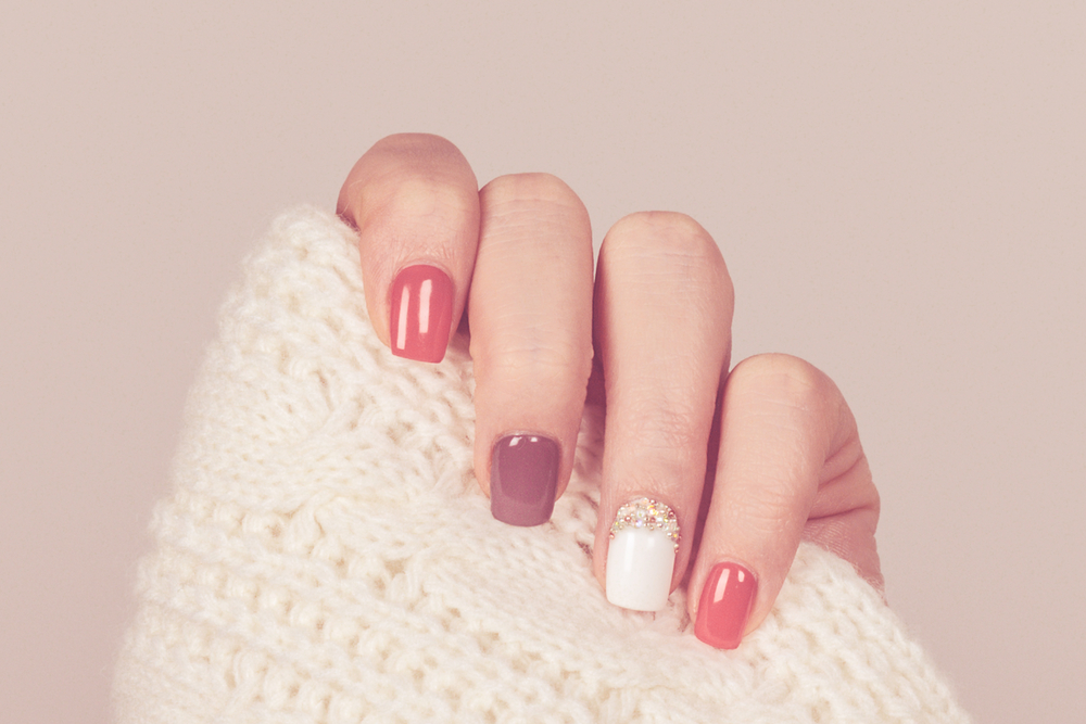 Colored French Nails: DER Nageltrend im Spätsommer