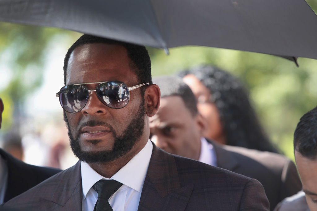 Neue Anklage gegen R. Kelly: Sexueller Missbrauch einer Minderjährigen