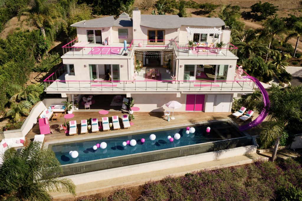 Auf Airbnb kannst du das Malibu-Traumhaus von Barbie buchen