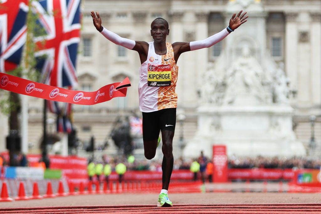 Kipchoge läuft Marathon unter zwei Stunden: Weltrekord in Wien