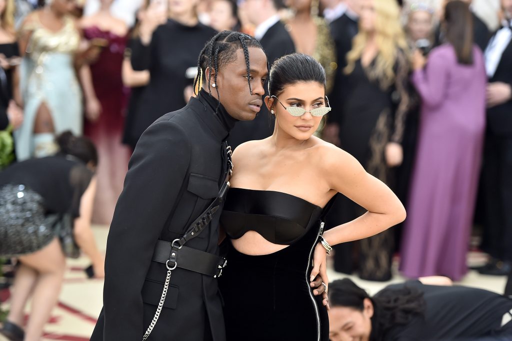 Kylie Jenner und Travis Scott sollen eine Freundschaft Plus pflegen