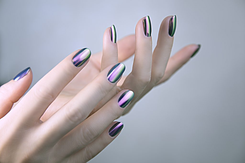 Mirror Nails: Der Nagel-Trend für den Herbst