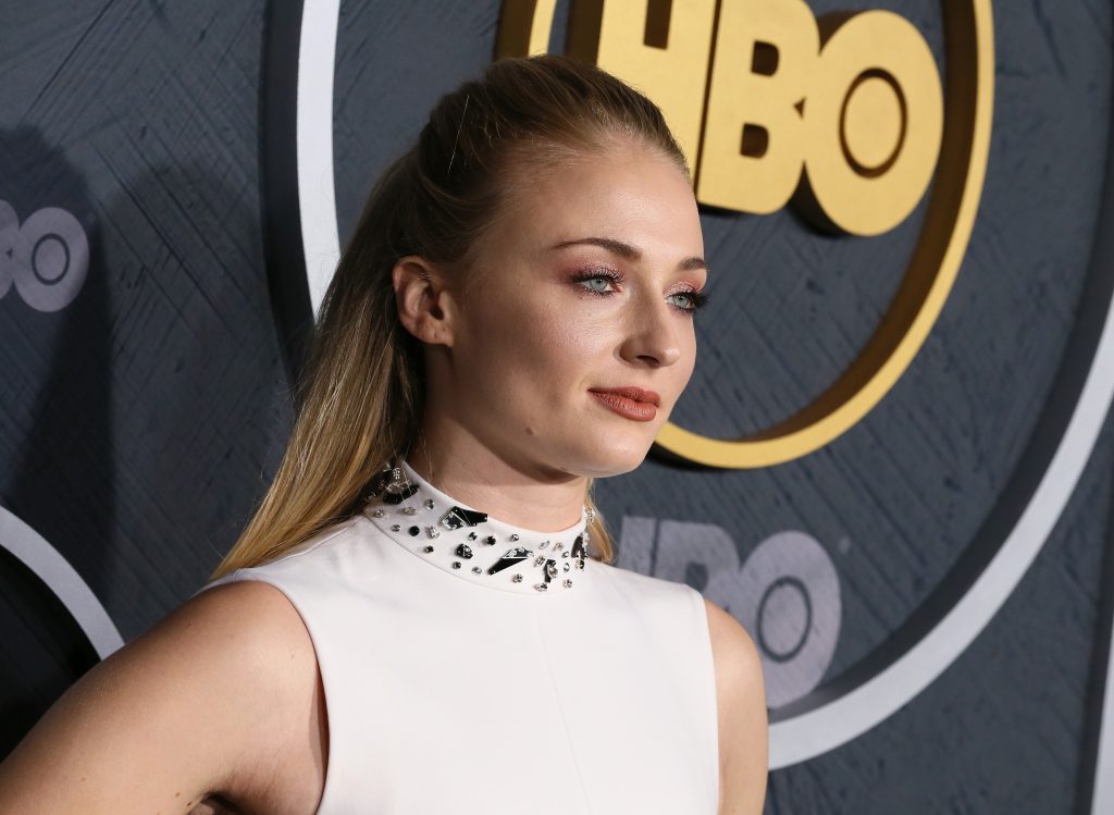 Sophie Turner parodiert Influencer auf Instagram