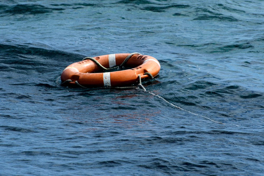 Gekentertes Drogenschiff: Schmuggler nutzen Kokain als Rettungsring